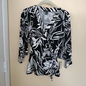 Alfani Wrap style belted Black White chic floral top blouse shirt PS office
